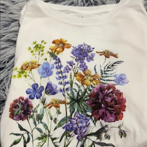 A floral shirt! - Picture 4 of 4